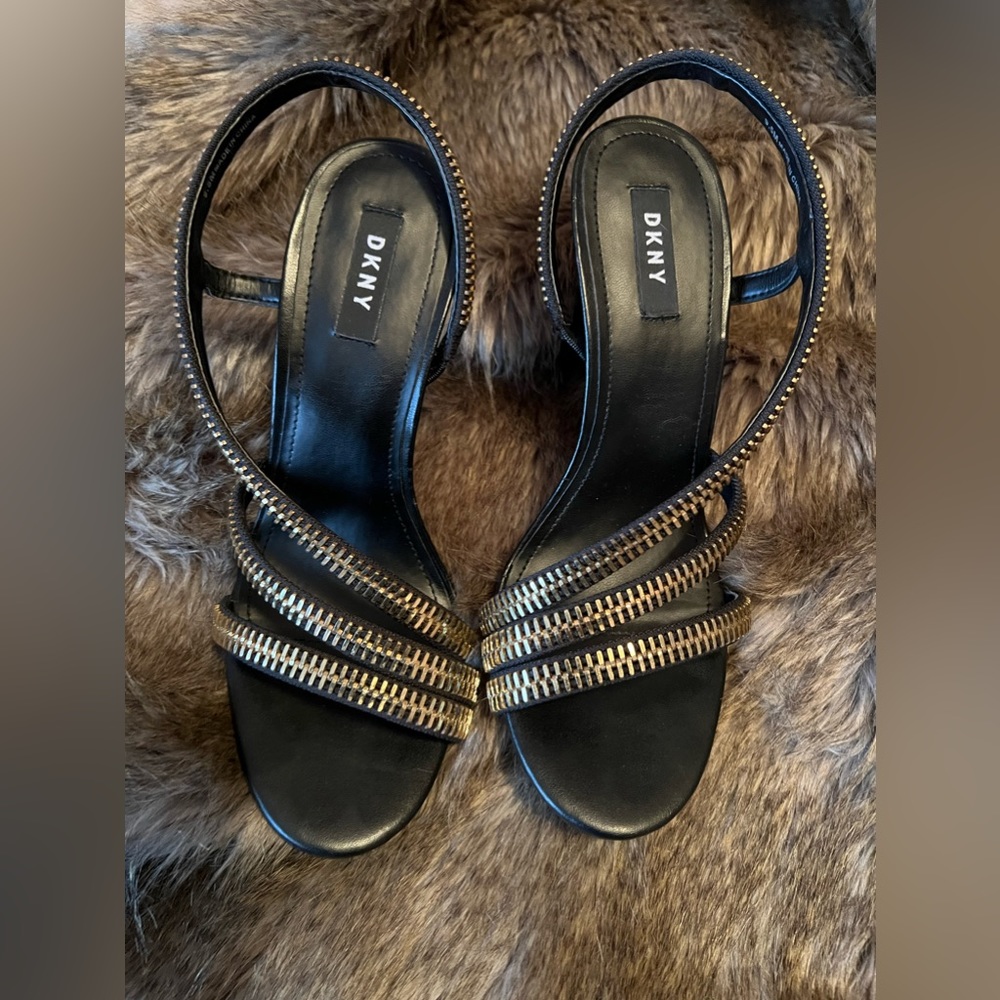 Pre-Owned-DKNY Sandal Heels